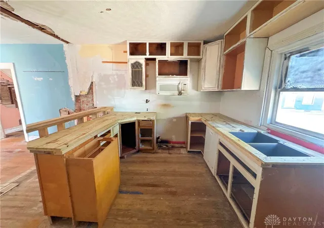 Photo 3 of Sale Pending at 429 Oak St, Dayton, OH 45410 | MLS# 967033 | Listing updated on 2026-09-25