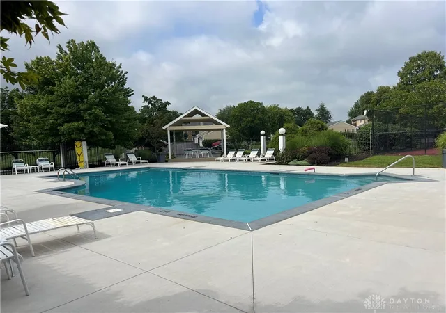2nd image of 84 Mallard Gln Dr, Dayton, OH 45458