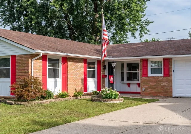 Photo 3 of Single family home for sale at 703 W Washington St, New Carlisle, OH 45344 | MLS# 966921 | Listing updated on 2026-09-27