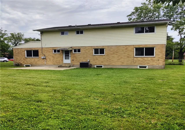 2nd image of 1016 Deer Creek Cir, Dayton, OH 45449 | MLS# 965186