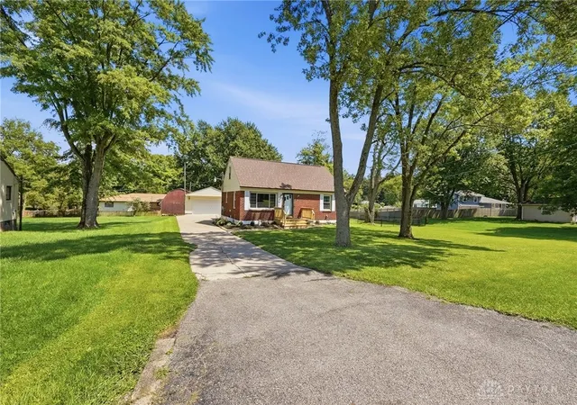 2nd image of 1652 Ridgeway Dr, Springfield, OH 45506 | MLS# 967130