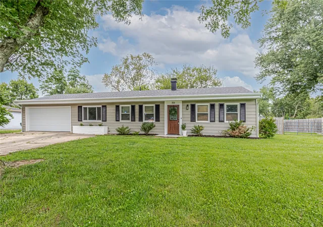 Photo 2 of Sale Pending at 701 Easter Dr, Carlisle, OH 45005 | MLS# 967014 | Listing updated on 2026-08-25