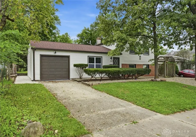 Photo 2 of Single family home for sale at 4089 Klepinger Rd, Dayton, OH 45416 | MLS# 967079 | Listing updated on 2026-08-22