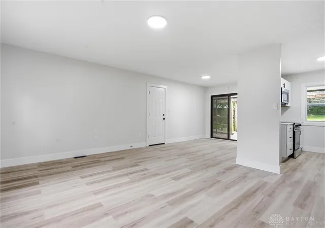 Photo 3 of Single family home for sale at 4089 Klepinger Rd, Dayton, OH 45416 | MLS# 967079 | Listing updated on 2026-10-04