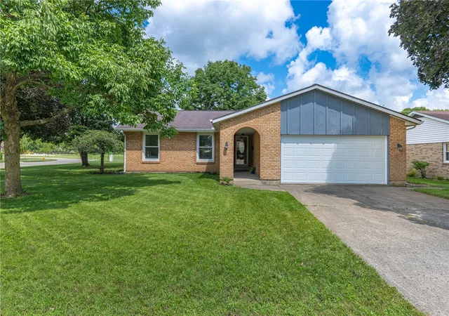 Photo 1 of Single family home for sale at 165 Finsbury Ln, Troy, OH 45373 | MLS# 967070 | Listing updated on 2026-09-28