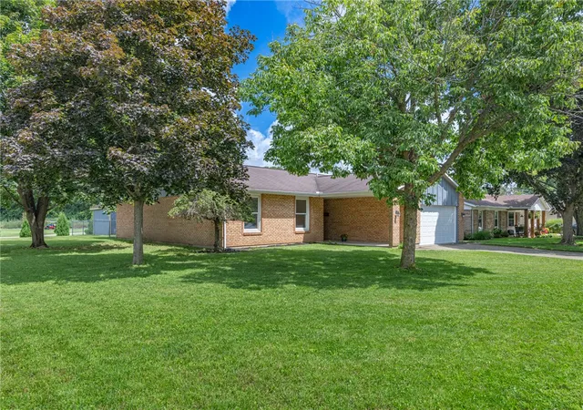 Photo 2 of Single family home for sale at 165 Finsbury Ln, Troy, OH 45373 | MLS# 967070 | Listing updated on 2026-09-28