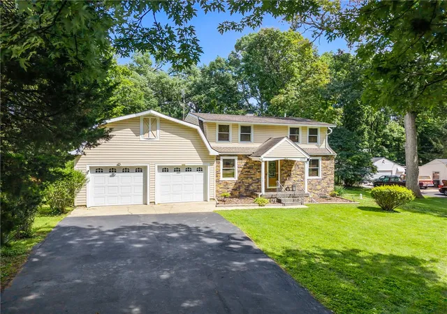 Photo 2 of Single family home for sale at 1376 Hanes Rd, Beavercreek, OH 45434 | MLS# 967209 | Listing updated on 2026-08-22