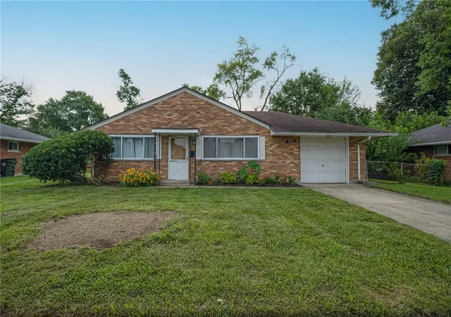 Single family home for sale at 3852 Waterbury Dr, Kettering, OH 45439 | MLS# 967030