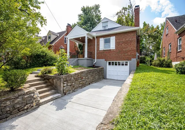 Photo 3 of Single family home for sale at 2625 Saint Albans Ave, Cincinnati, OH 45237 | MLS# 967258 | Listing updated on 2026-08-23