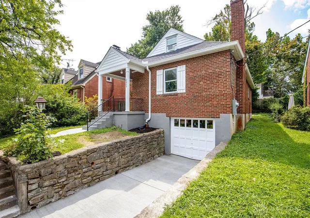 Photo 3 of Single family home for sale at 2625 Saint Albans Ave, Cincinnati, OH 45237 | MLS# 967258 | Listing updated on 2026-08-23