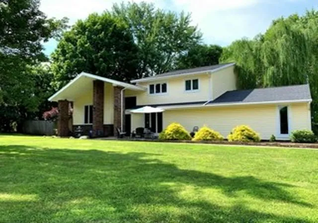 1st image of 555 Briarwood Ct, Troy, OH 45373 | MLS# 967287