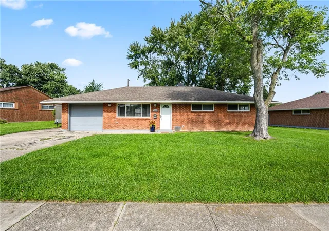 Photo 2 of Single family home for sale at 5717 Resik Dr, Huber Heights, OH 45424 | MLS# 967300 | Listing updated on 2026-08-24