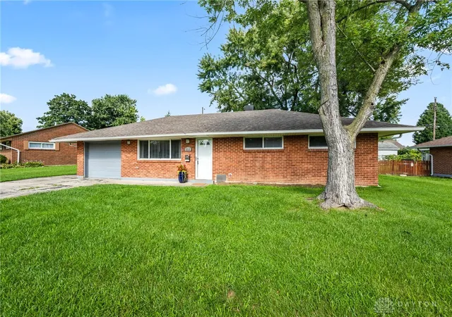 Photo 3 of Single family home for sale at 5717 Resik Dr, Huber Heights, OH 45424 | MLS# 967300 | Listing updated on 2026-08-24