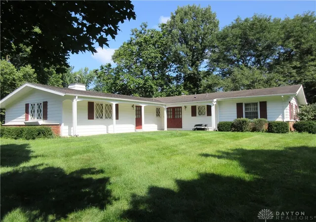 Photo 1 of Single family home for sale at 827 Hickory Ln, Troy, OH 45373 | MLS# 967322 | Listing updated on 2026-08-24