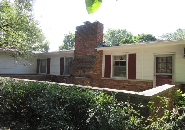 Photo 3 of Single family home for sale at 827 Hickory Ln, Troy, OH 45373 | MLS# 967322 | Listing updated on 2026-08-24