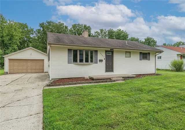 2nd image of 3382 Valley Wood Dr, Dayton, OH 45429 | MLS# 967371
