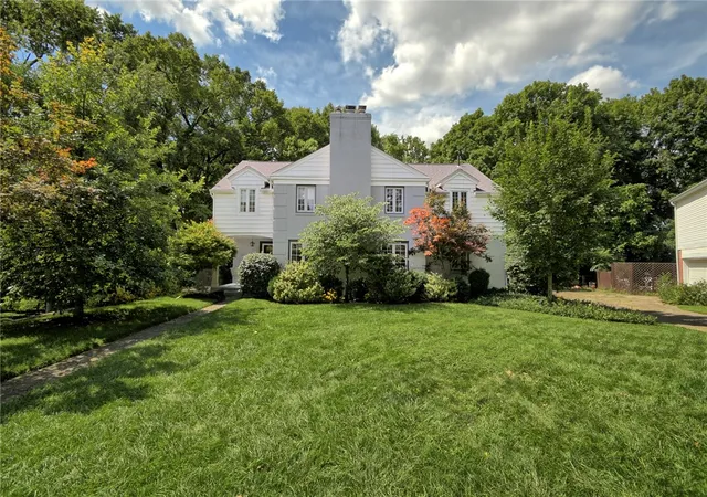1st image of 19 Lookout Dr, Oakwood, OH 45419 | MLS# 967392