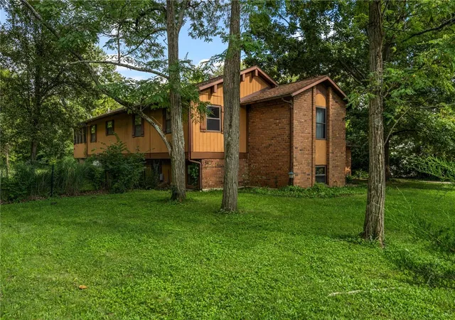 2nd image of 7330 Silver Ln, Butler Twp, OH 45414 | MLS# 967373