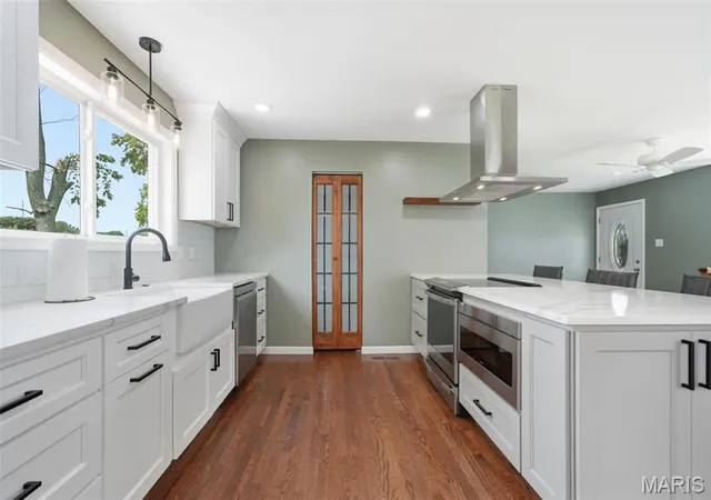 Photo 3 of Sale Pending at 5116 Kempf Dr, Saint Louis, MO 63128 | MLS# MIS26048522 | Listing updated on 2026-08-18
