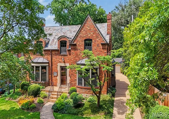 1st image of 561 Bedford Ave, Saint Louis, MO 63130 | MLS# MIS26049966