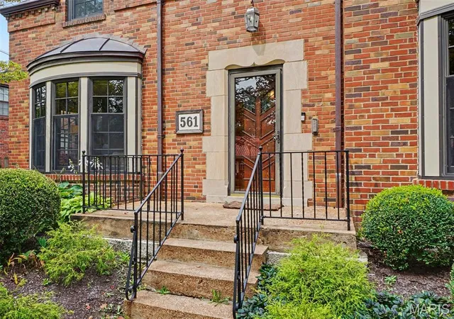 2nd image of 561 Bedford Ave, Saint Louis, MO 63130 | MLS# MIS26049966