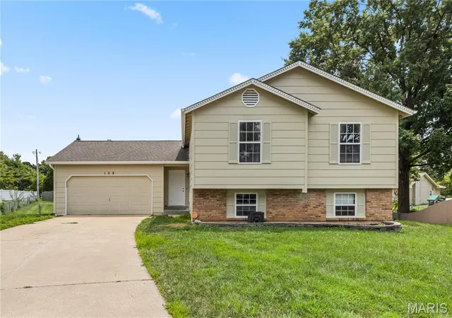 Photo 1 of Single family home for sale at 109 Golden Harvest Ct, Saint Peters, MO 63376 | MLS# MIS26050001 | Listing updated on 2026-08-16