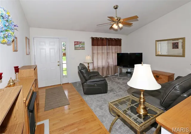 2nd image of 1289 Summergate Pkwy #2B, St Peters, MO 63303 | MLS# MIS26051004