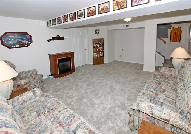 2nd image of 1289 Summergate Pkwy, St Peters, MO 63303