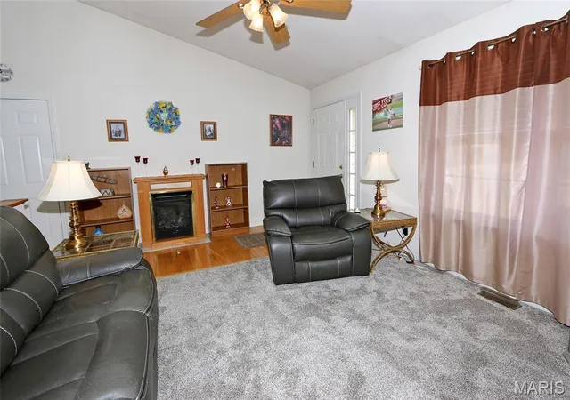 4th image of 1289 Summergate Pkwy, St Peters, MO 63303
