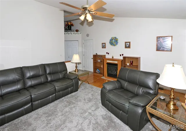 5th image of 1289 Summergate Pkwy, St Peters, MO 63303