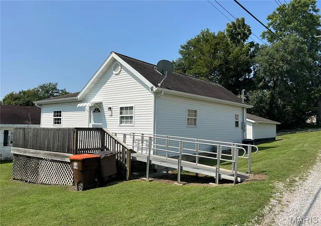 1st image of 106 S 4th St, Benld, IL 62009 | MLS# MIS26051419
