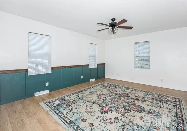 Photo 3 of Single family home for sale at 401 S Chestnut St, Collinsville, IL 62234 | MLS# MIS26052330 | Listing updated on 2026-10-05