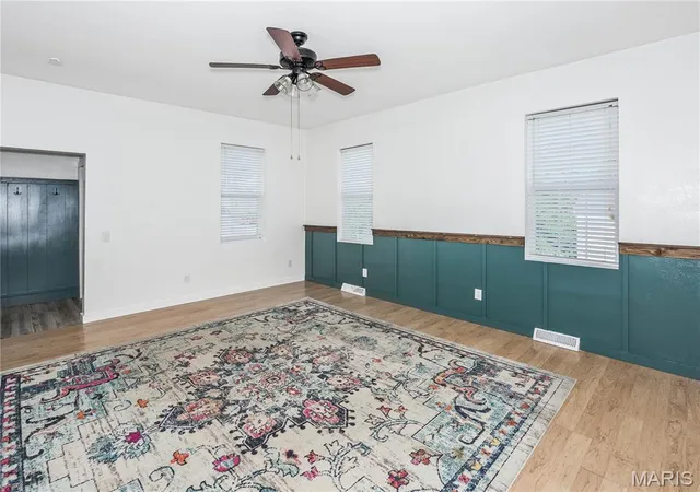 Photo 4 of Single family home for sale at 401 S Chestnut St, Collinsville, IL 62234 | MLS# MIS26052330 | Listing updated on 2026-10-05
