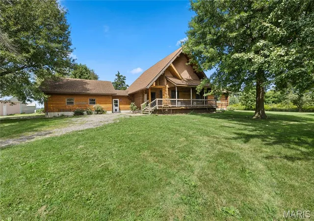 3rd image of 8301 N 23Rd Ave, Raymond, IL 62560 | MLS# MIS26053160