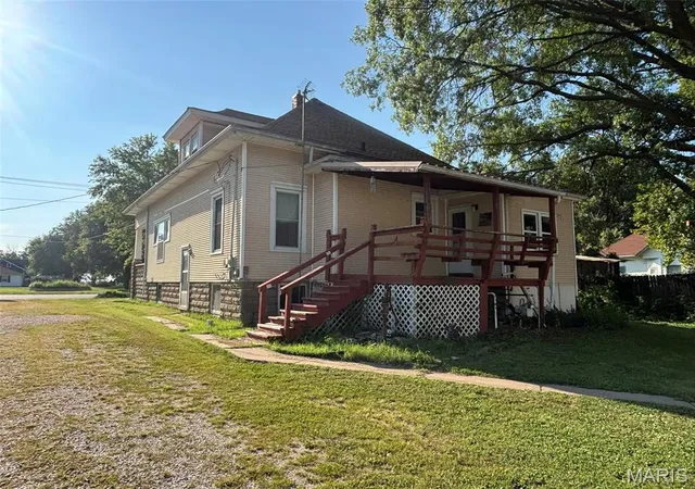 Photo 3 of Single family home for sale at 325 South Shelby St, Shelbina, MO 63468 | MLS# MIS26055810 | Listing updated on 2026-08-30