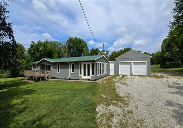 3rd image of 31484 W 327th Street, Paola, KS 66071 | MLS# 2630639
