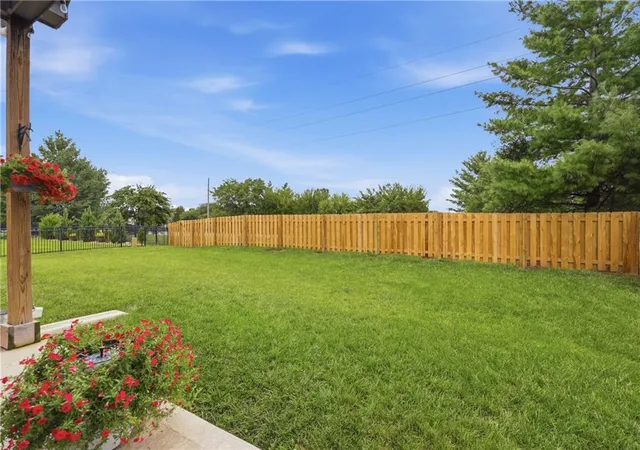 Photo 4 of Single family home for sale at 1122 SW Cheshire Dr, Lees Summit, MO 64083 | MLS# 2632843 | Listing updated on 2026-09-07