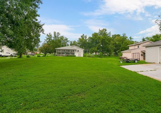 1st image of 704 E Shawnee St, Paola, KS 66071 | MLS# 2634458