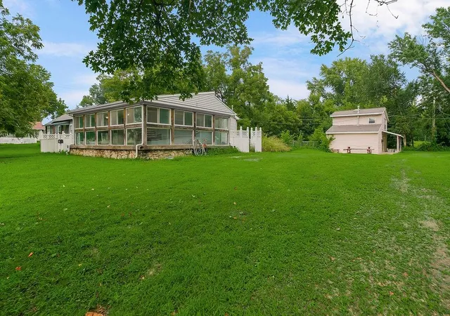 2nd image of 704 E Shawnee St, Paola, KS 66071 | MLS# 2634458