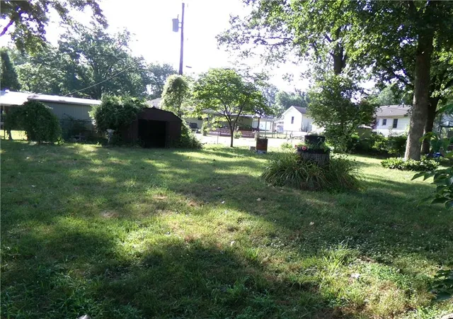 Photo 3 of Single family home for sale at 1403 Ridgeway Dr, Richmond, MO 64085 | MLS# 2634624 | Listing updated on 2026-10-07