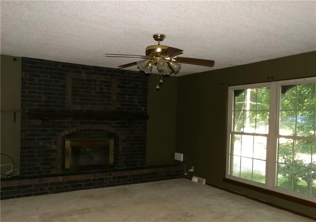 Photo 4 of Single family home for sale at 1403 Ridgeway Dr, Richmond, MO 64085 | MLS# 2634624 | Listing updated on 2026-10-07