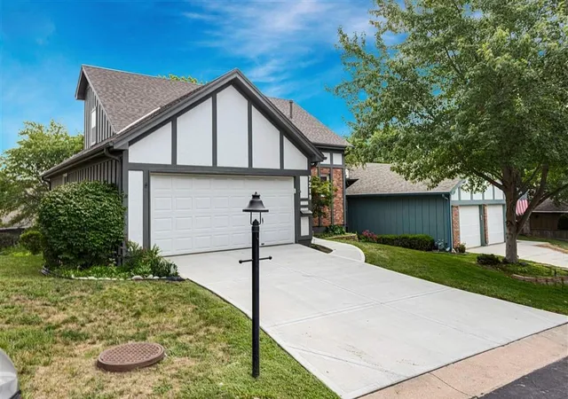 1st image of 7219 Mastin St, Shawnee, KS 66203 | MLS# 2634669