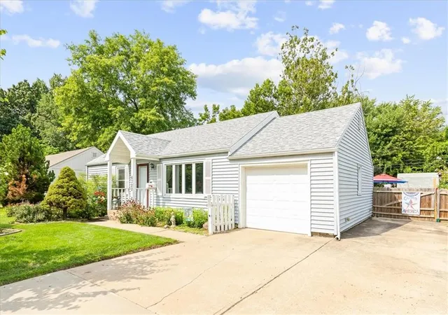1st image of 6322 Lowell Ave, Merriam, KS 66202 | MLS# 2635147