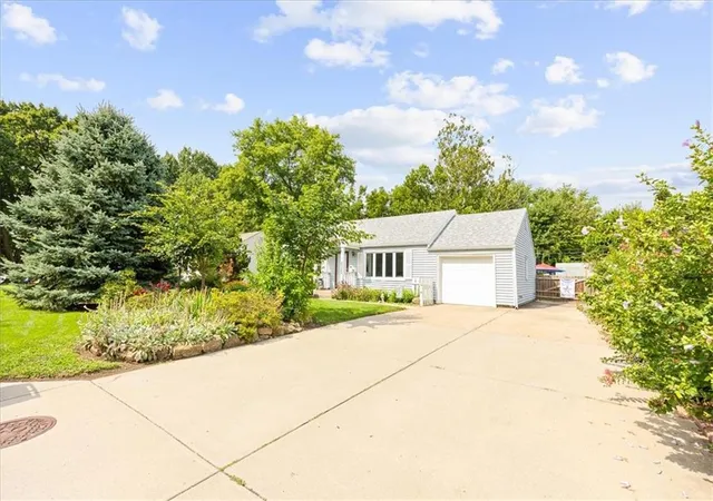 2nd image of 6322 Lowell Ave, Merriam, KS 66202 | MLS# 2635147