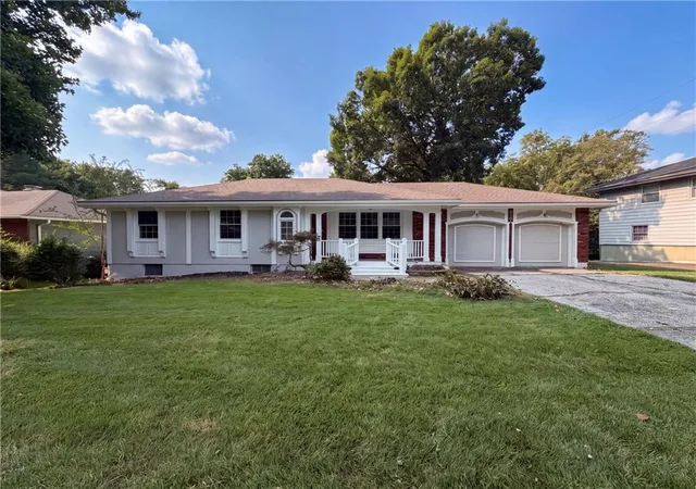 1st image of 10405 E 80th St, Raytown, MO 64138 | MLS# 2635889