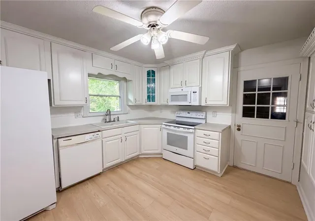2nd image of 10405 E 80th St, Raytown, MO 64138 | MLS# 2635889