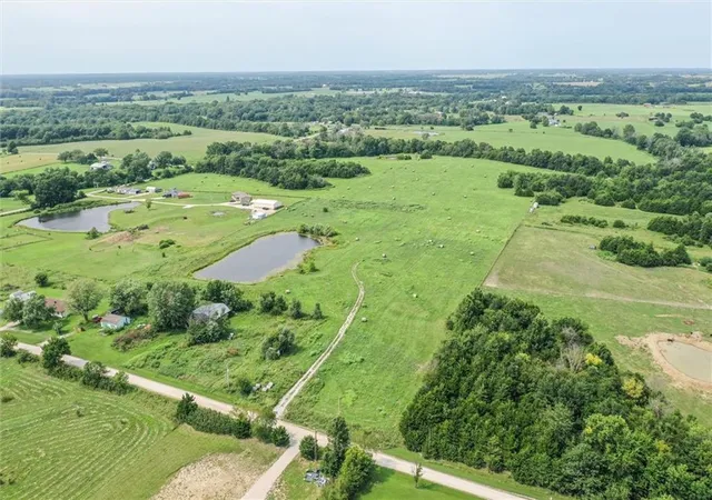 2nd image of 1679 Sw 700th Rd, Holden, MO 64040 | MLS# 2636886