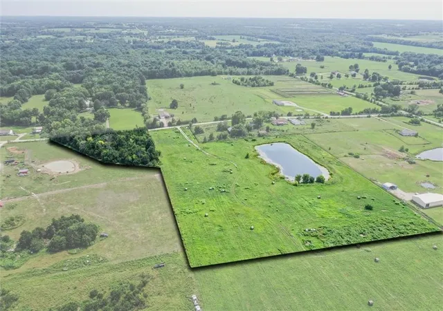 9th image of 1679 Sw 700th Rd, Holden, MO 64040 | MLS# 2636886