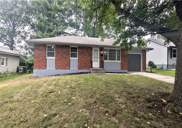 2nd image of 4002 S Hocker Ave, Independence, MO 64055 | MLS# 2636994