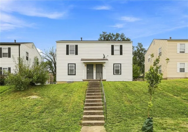 2nd image of 2113 2115 Askew Ave, Kansas City, MO 64127 | MLS# 2637789